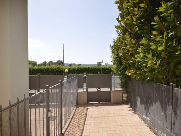 casa indipendente in vendita a Campi Bisenzio