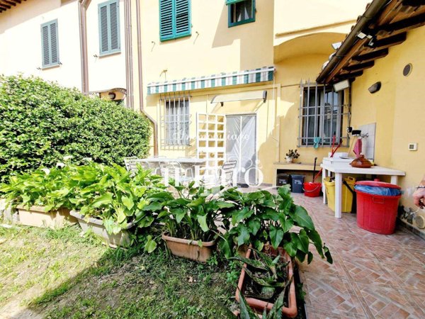 intera palazzina in vendita a Campi Bisenzio
