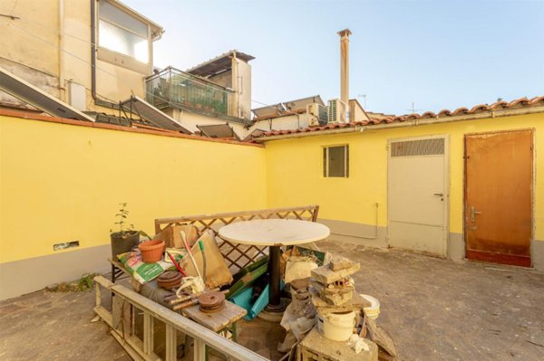 casa indipendente in vendita a Campi Bisenzio