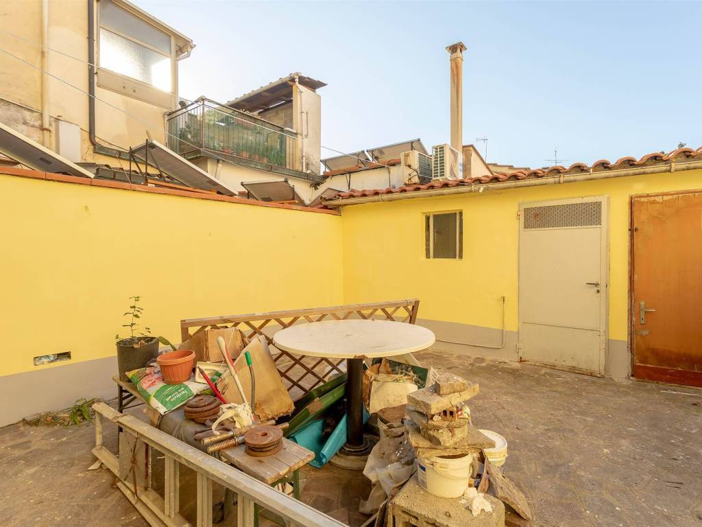 casa indipendente in vendita a Campi Bisenzio