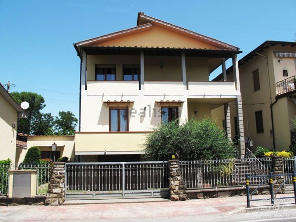 casa indipendente in vendita a Campi Bisenzio in zona Sant'Angelo a Lecore