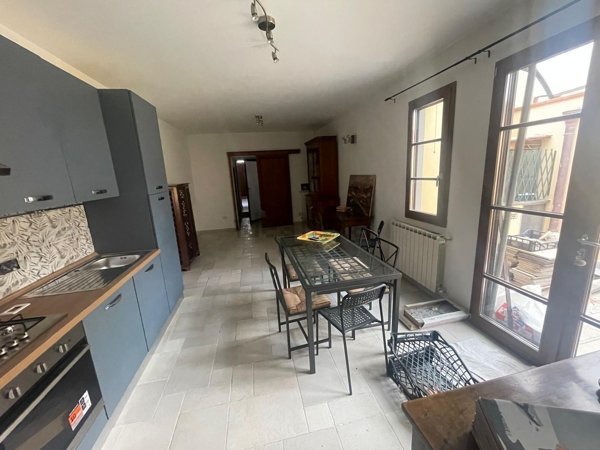casa indipendente in vendita a Campi Bisenzio