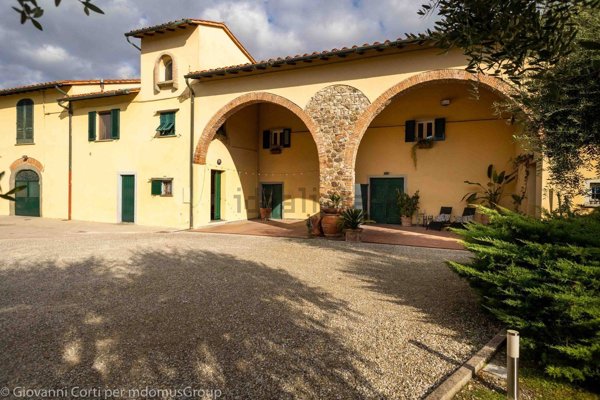 casa indipendente in vendita a Campi Bisenzio
