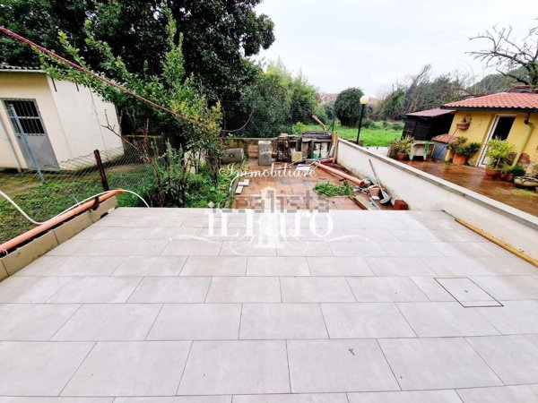 intera palazzina in vendita a Campi Bisenzio