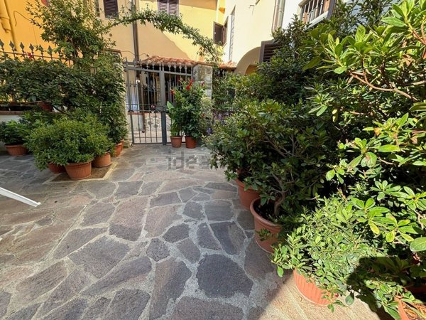 casa indipendente in vendita a Campi Bisenzio in zona San Donnino