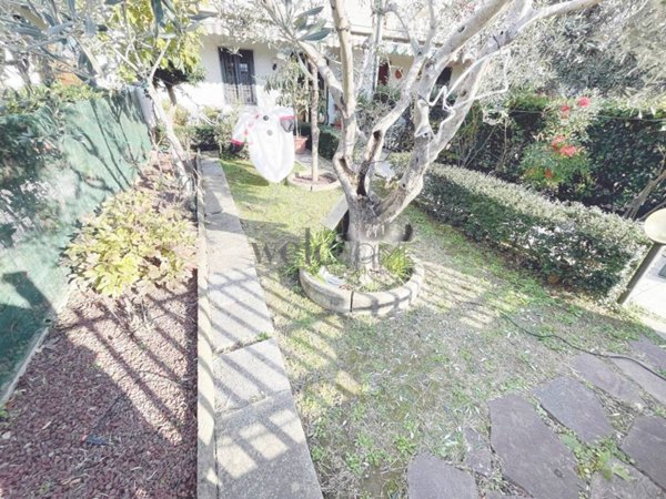 casa indipendente in vendita a Campi Bisenzio