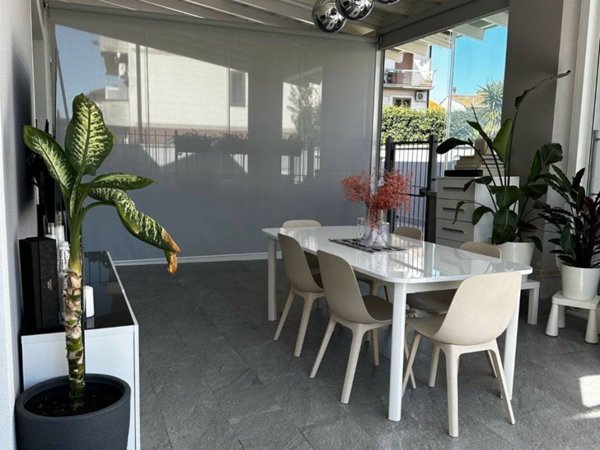casa indipendente in vendita a Campi Bisenzio