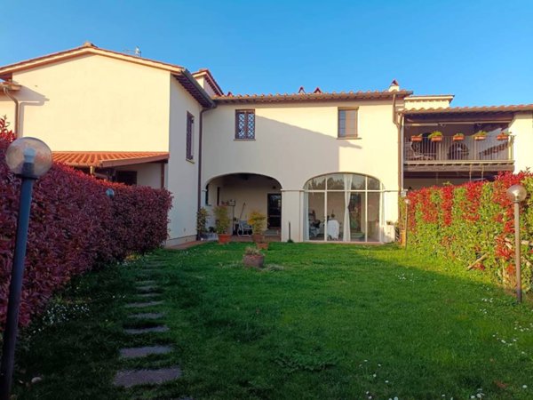 casa indipendente in vendita a Campi Bisenzio in zona San Donnino