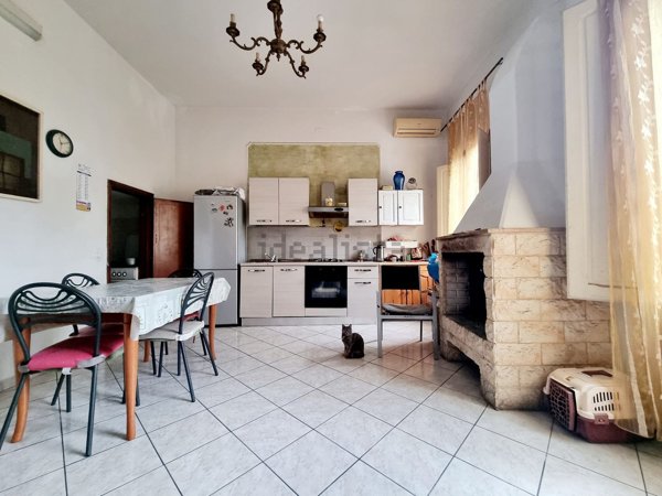 casa indipendente in vendita a Campi Bisenzio