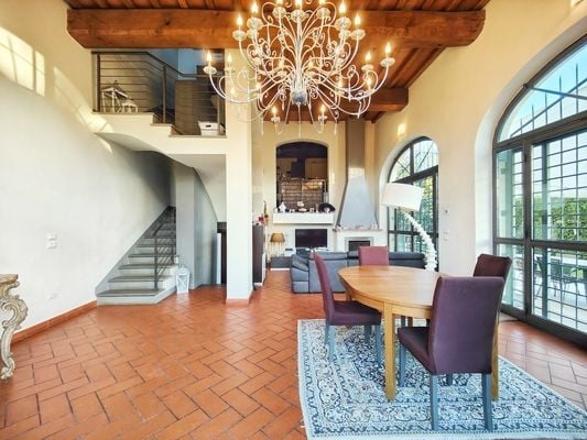 casa indipendente in vendita a Campi Bisenzio