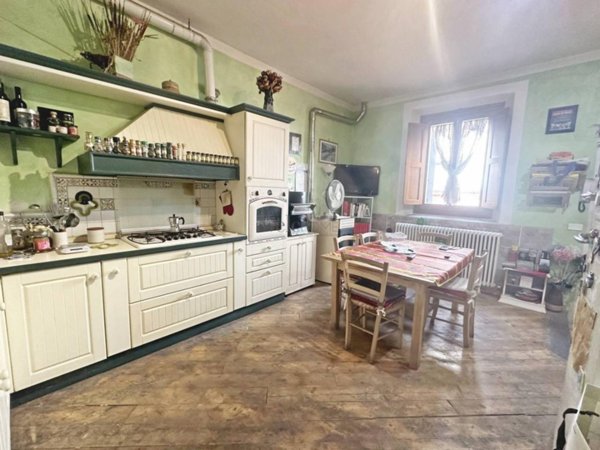casa indipendente in vendita a Campi Bisenzio