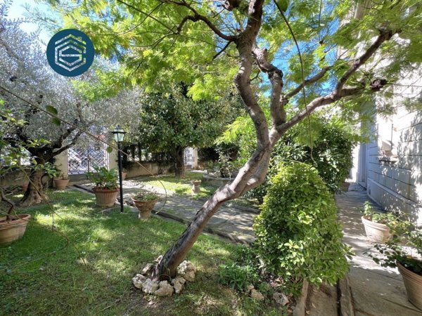 casa indipendente in vendita a Campi Bisenzio