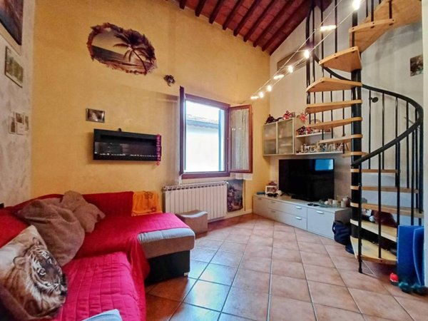 casa indipendente in vendita a Campi Bisenzio