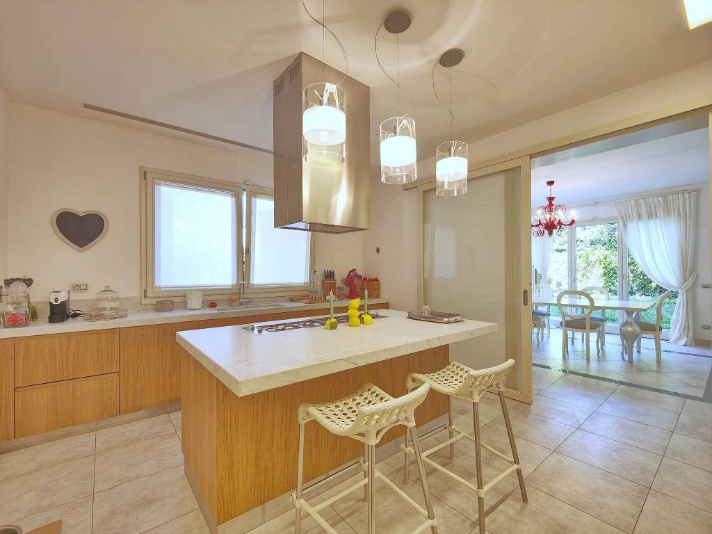 casa indipendente in vendita a Campi Bisenzio