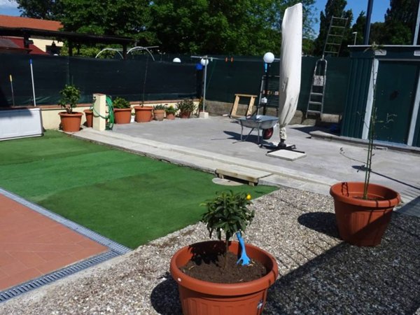 casa indipendente in vendita a Campi Bisenzio in zona Il Rosi