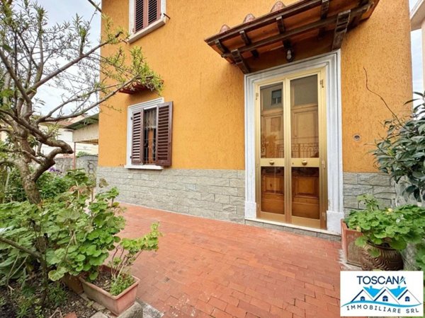 casa indipendente in vendita a Campi Bisenzio in zona San Piero a Ponti