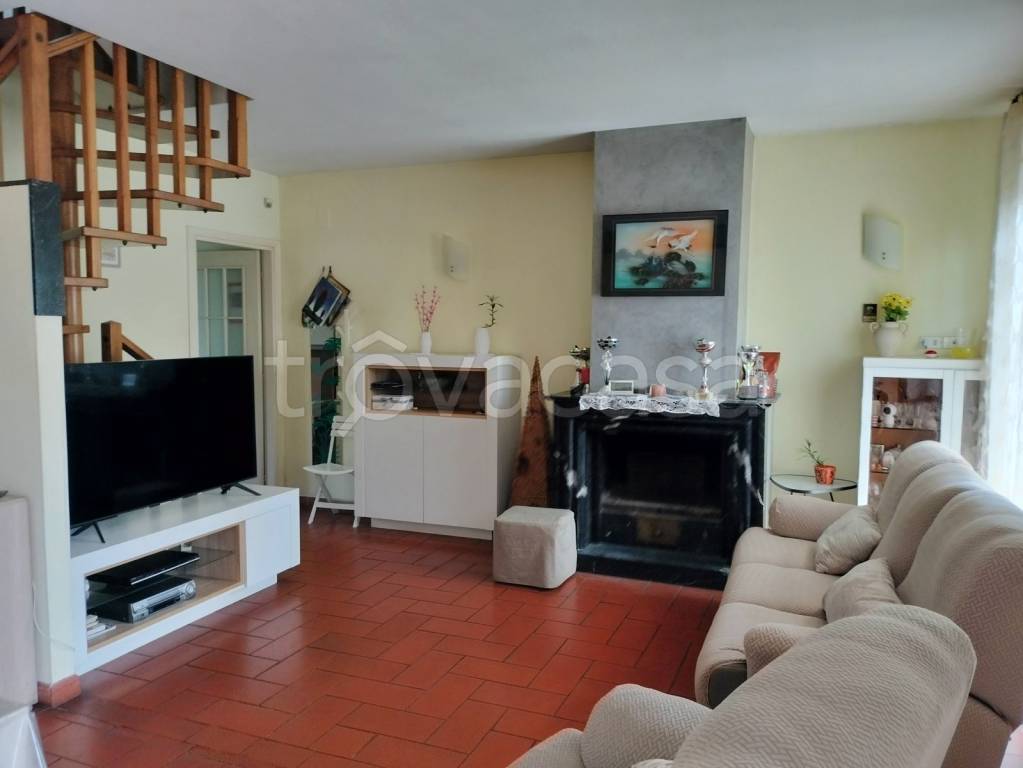 appartamento in vendita a Campi Bisenzio in zona San Piero a Ponti