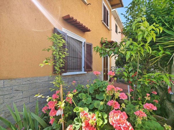 casa indipendente in vendita a Campi Bisenzio in zona San Cresci