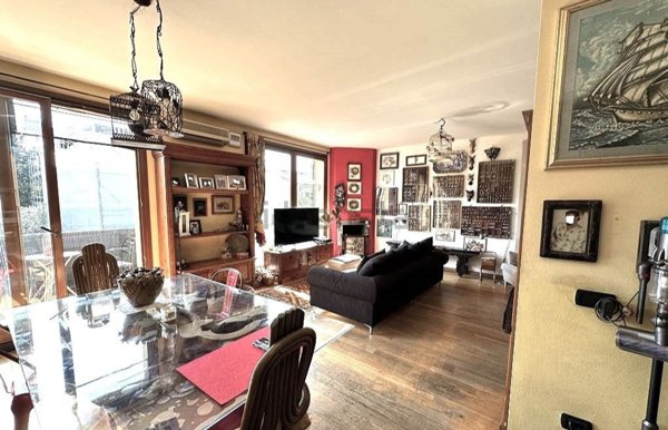 casa indipendente in vendita a Campi Bisenzio