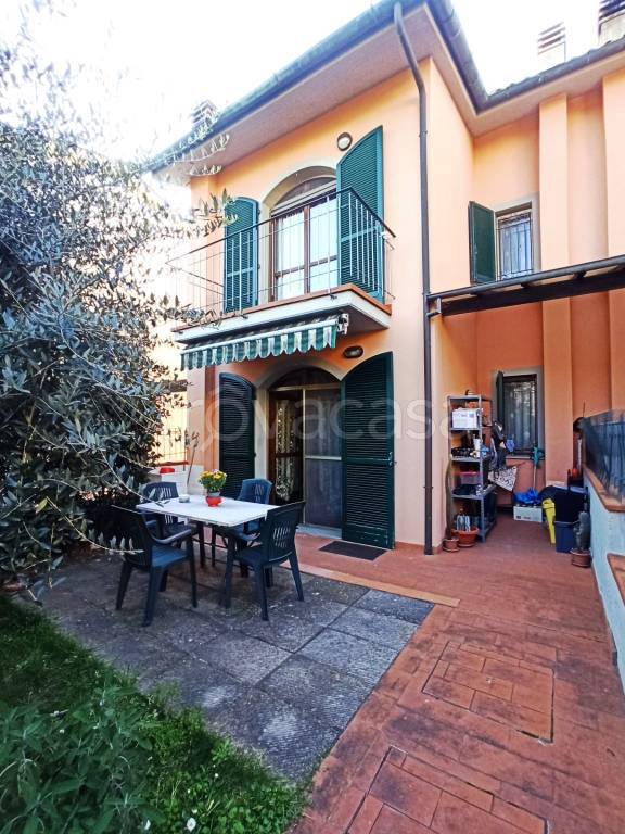 casa indipendente in vendita a Campi Bisenzio