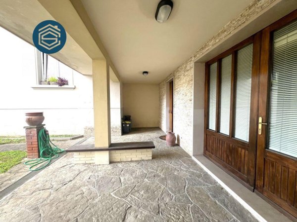 casa indipendente in vendita a Campi Bisenzio
