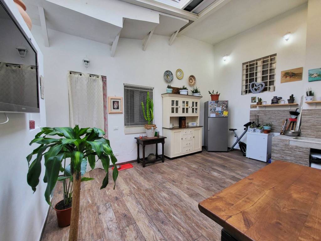 casa indipendente in vendita a Campi Bisenzio