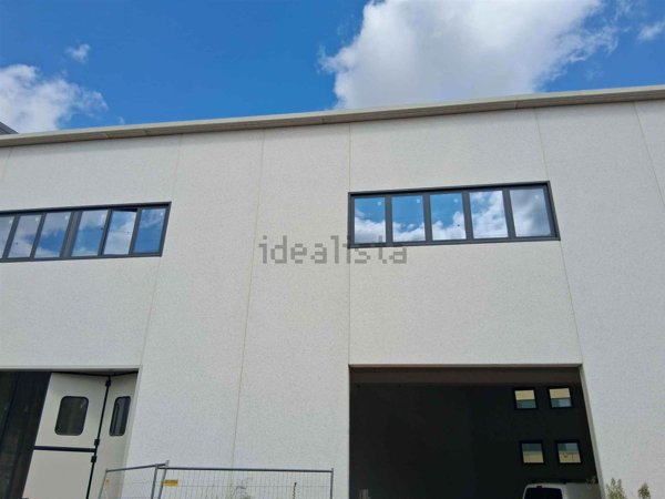 capannone in vendita a Campi Bisenzio in zona Limite