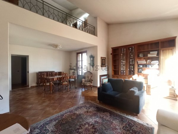 casa indipendente in vendita a Campi Bisenzio
