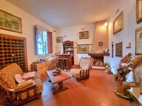 casa indipendente in vendita a Campi Bisenzio
