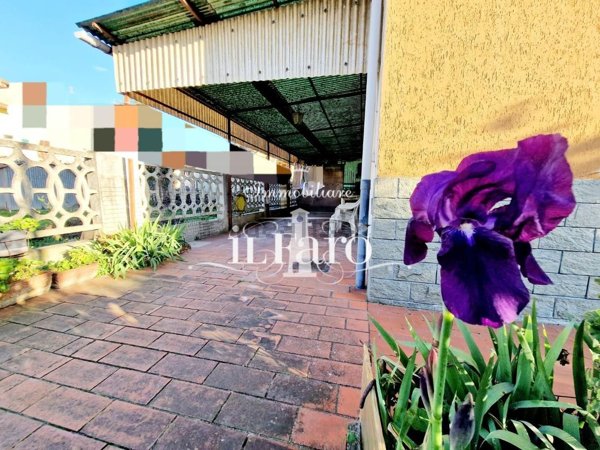 casa indipendente in vendita a Campi Bisenzio