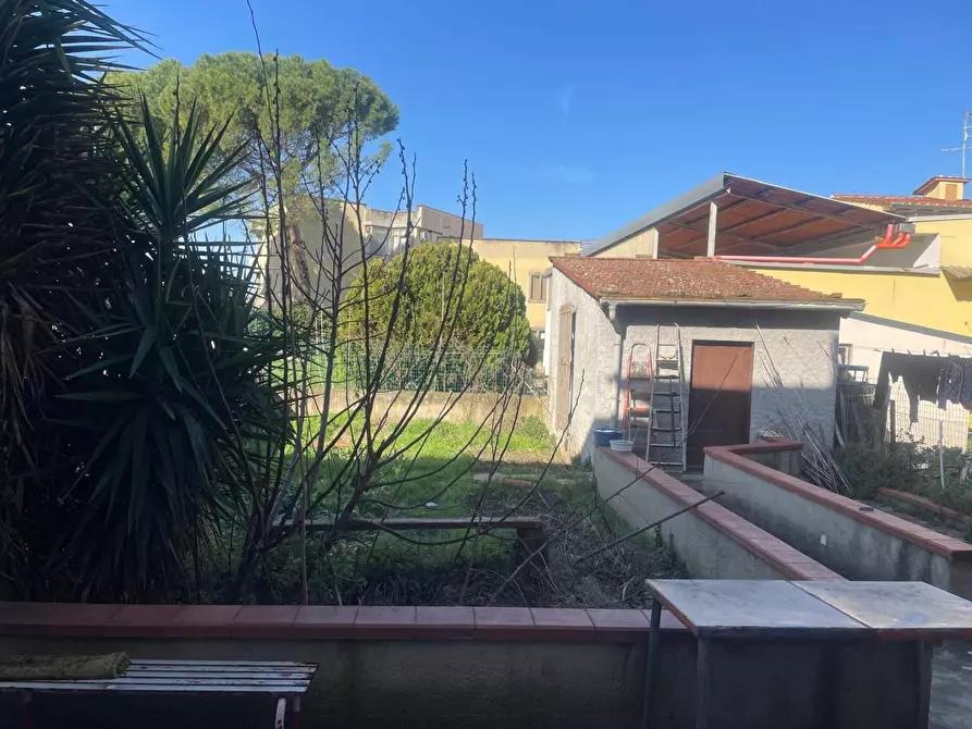 casa indipendente in vendita a Campi Bisenzio