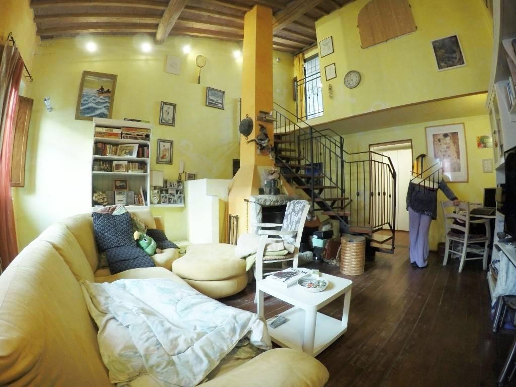 casa indipendente in vendita a Campi Bisenzio