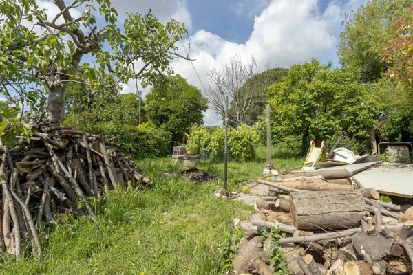 casa indipendente in vendita a Campi Bisenzio in zona Capalle