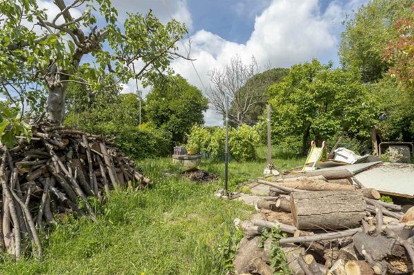 casa indipendente in vendita a Campi Bisenzio in zona Capalle
