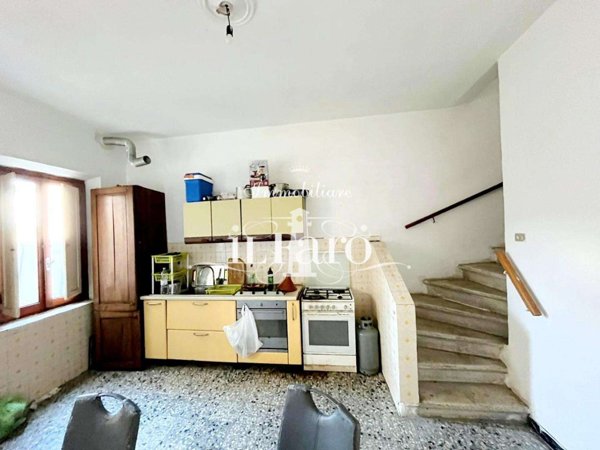 intera palazzina in vendita a Campi Bisenzio in zona Sant'Angelo a Lecore