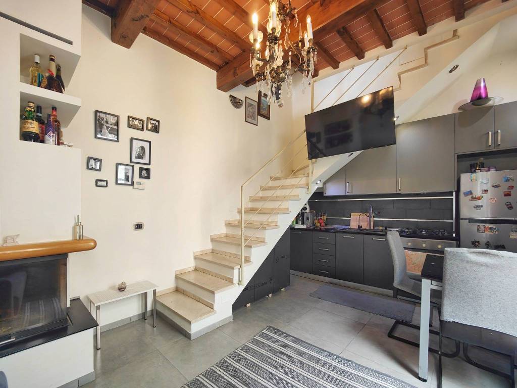 casa indipendente in vendita a Campi Bisenzio in zona Limite