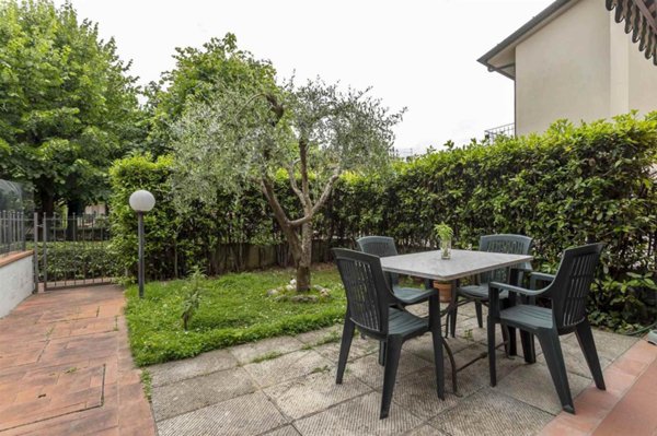 casa indipendente in vendita a Campi Bisenzio