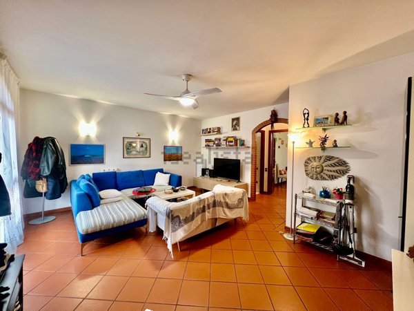 casa indipendente in vendita a Campi Bisenzio