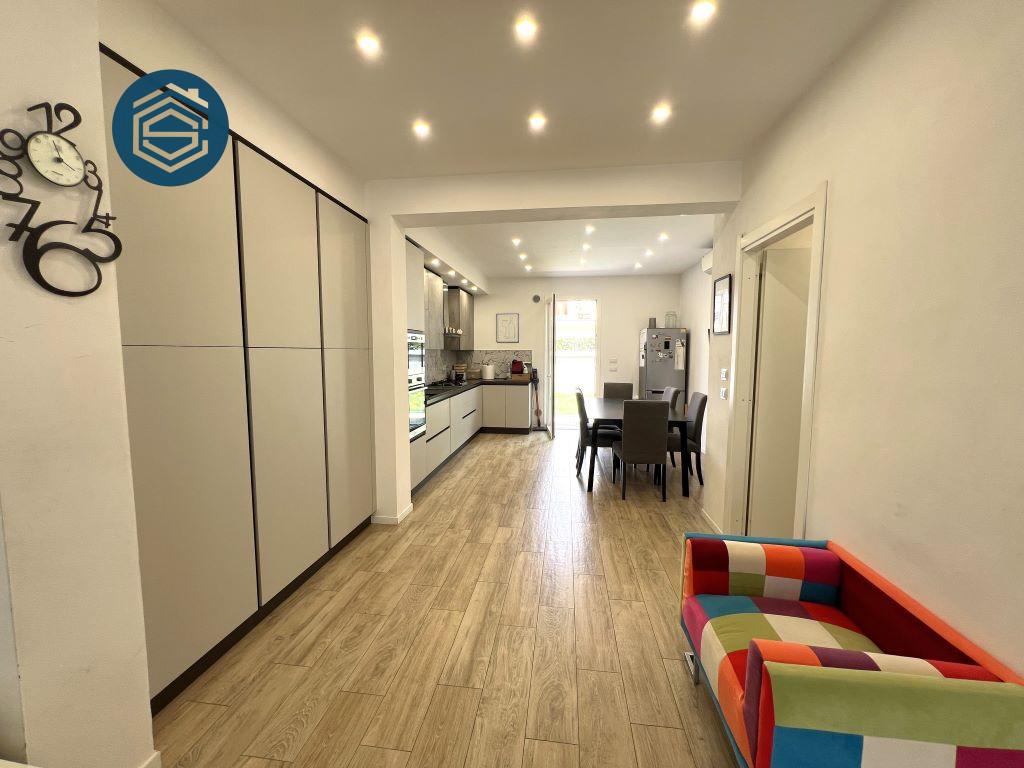 casa indipendente in vendita a Campi Bisenzio