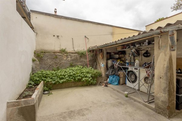 casa indipendente in vendita a Campi Bisenzio