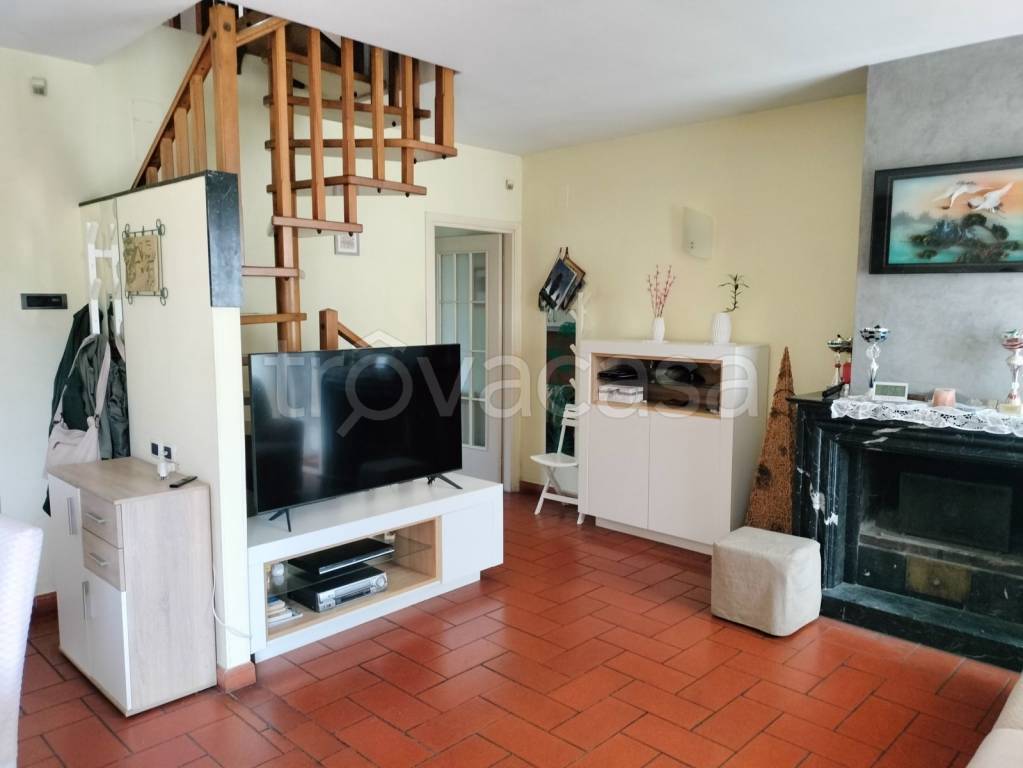 appartamento in vendita a Campi Bisenzio in zona San Piero a Ponti