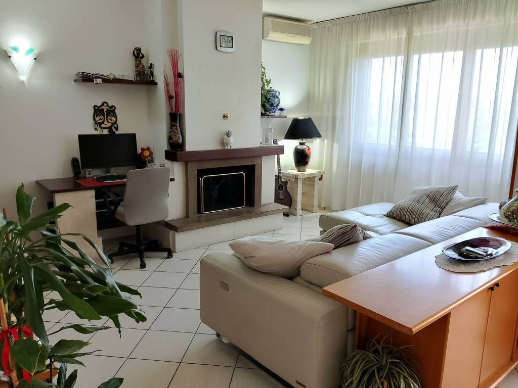 appartamento in vendita a Campi Bisenzio in zona San Cresci