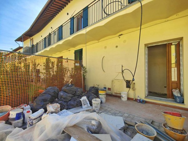 casa indipendente in vendita a Campi Bisenzio