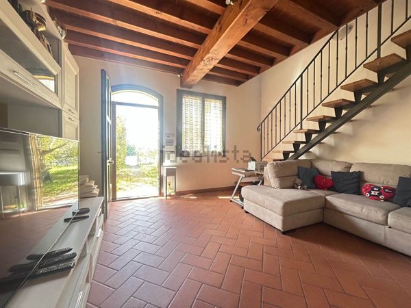 casa indipendente in vendita a Campi Bisenzio