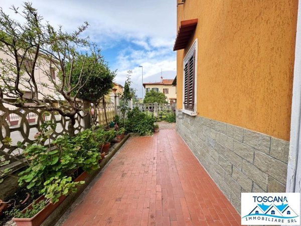casa indipendente in vendita a Campi Bisenzio in zona San Piero a Ponti