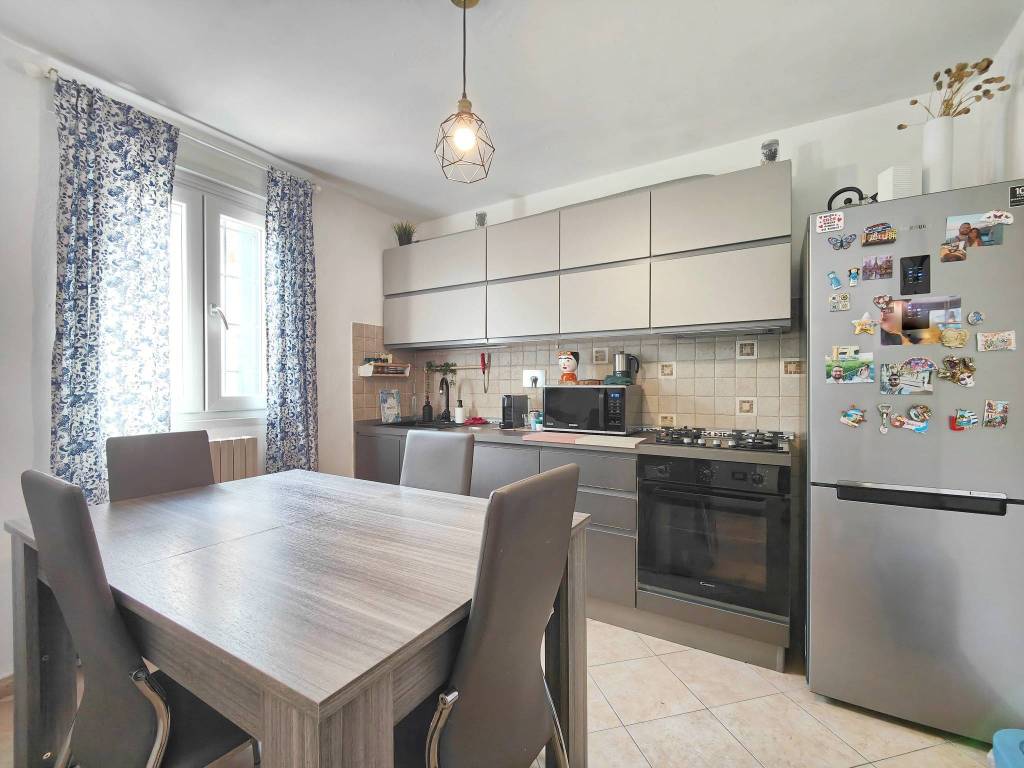 casa indipendente in vendita a Campi Bisenzio