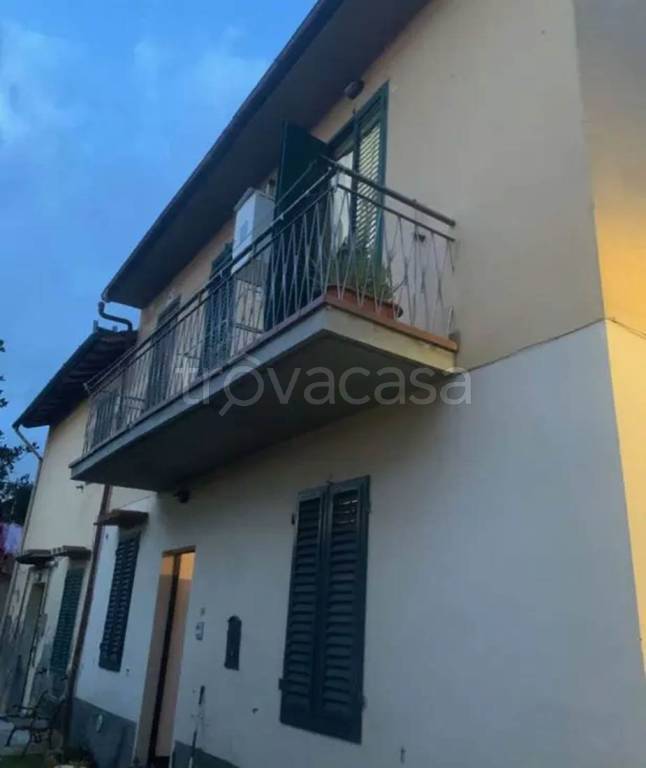 casa indipendente in vendita a Campi Bisenzio in zona Case Buffini