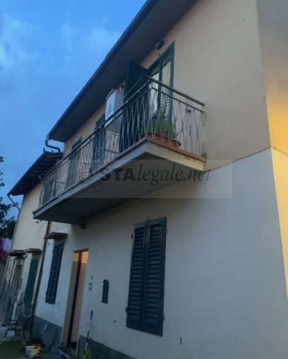 casa indipendente in vendita a Campi Bisenzio in zona Case Buffini
