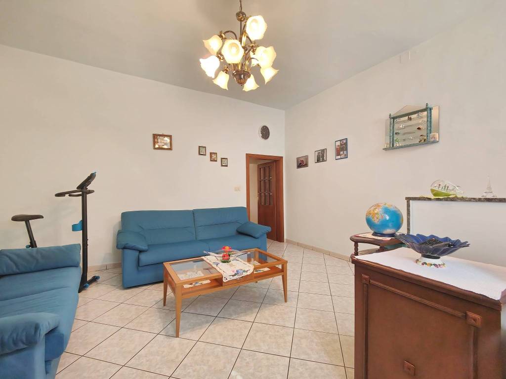 casa indipendente in vendita a Campi Bisenzio in zona Capalle