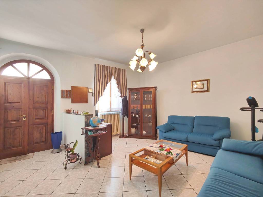 casa indipendente in vendita a Campi Bisenzio in zona Capalle